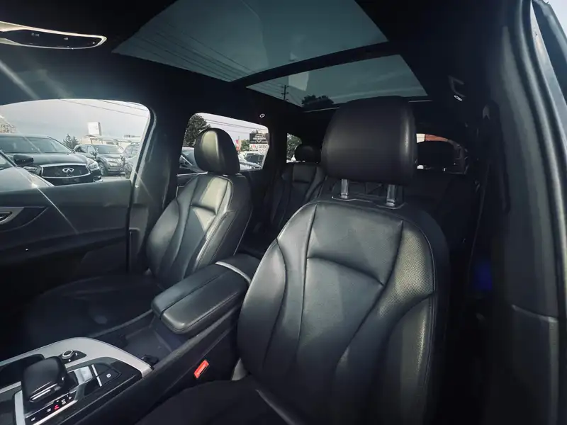 2017 Audi Q7 Technik, modrá, 175 000 km, dovoz Kanada — foto 9 z 12