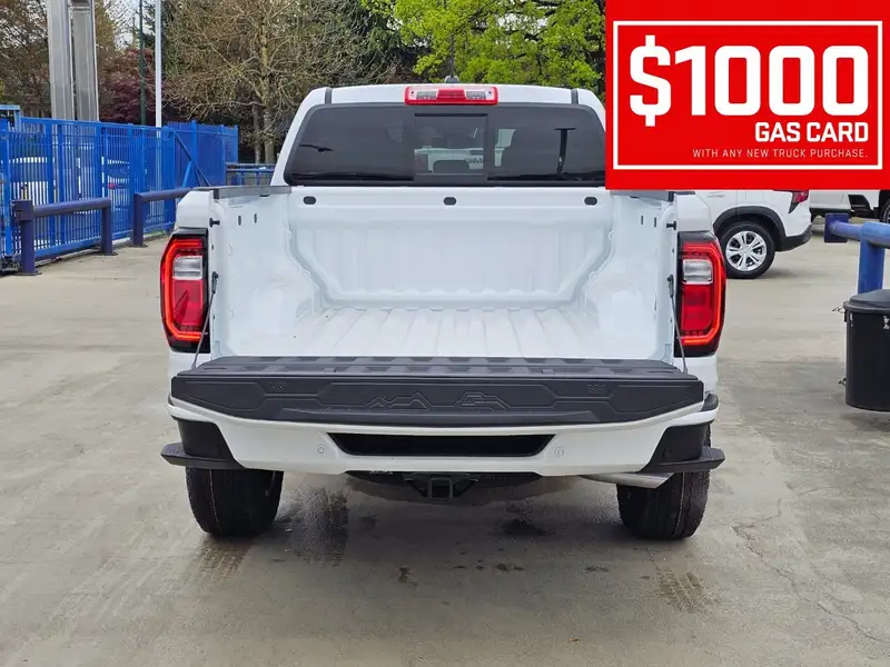 2026 GMC Canyon Elevation, bílá, 12 km, dovoz Kanada — foto 8 z 12