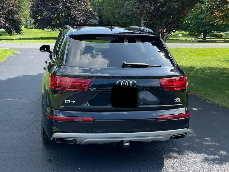 2018 Audi Q7 Progressiv, černá, 181 000 km, dovoz Kanada — foto 2 z 5