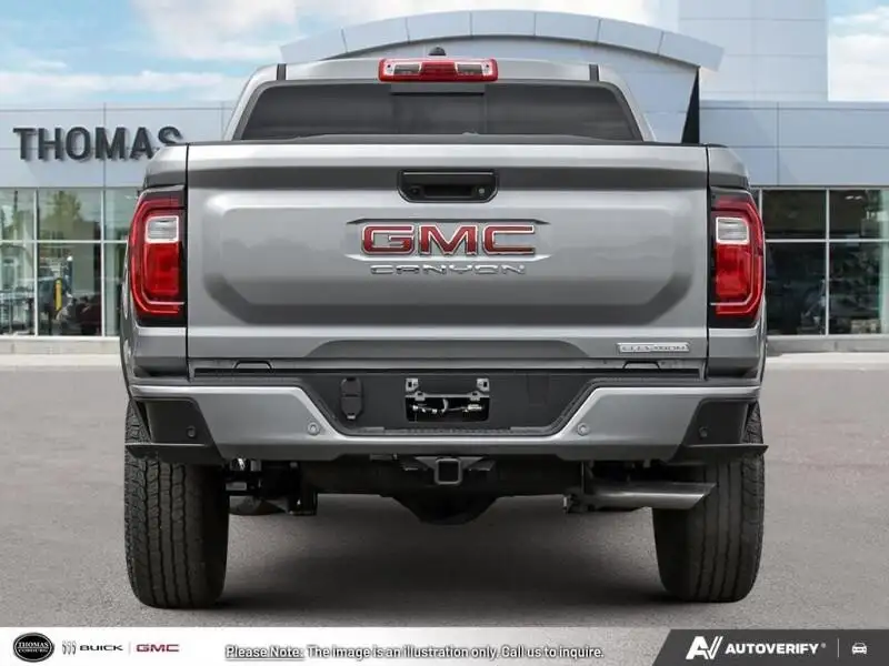 2026 GMC Canyon Elevation, stříbrná, 8 km, dovoz Kanada — foto 5 z 12