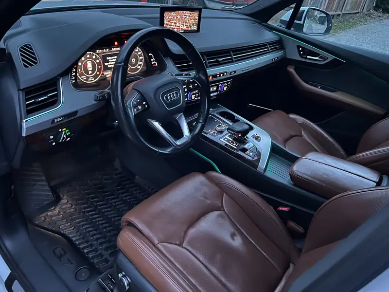 2017 Audi Q7 Technik, bílá, 177 000 km, dovoz Kanada — foto 5 z 10