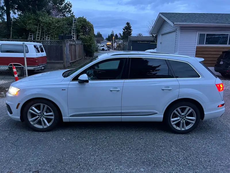 2017 Audi Q7 Technik, bílá, 177 000 km, dovoz Kanada — foto 6 z 10