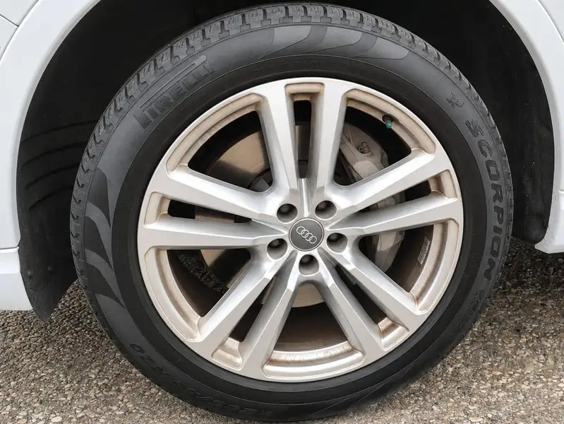 2017 Audi Q7 Technik, bílá, 182 500 km, dovoz Kanada — foto 6 z 12