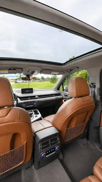 2017 Audi Q7 Technik, bílá, 182 500 km, dovoz Kanada — foto 9 z 12