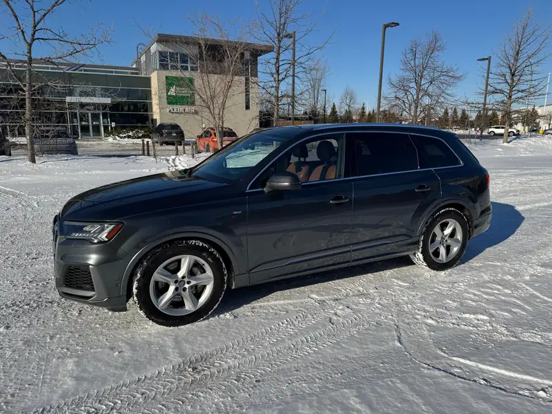 2021 Audi Q7 Technik, šedá, 99 900 km, dovoz Kanada — foto 4 z 12