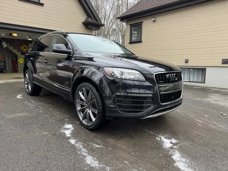 2015 Audi Q7 Progressiv, černá, 171 000 km, dovoz Kanada — foto 10 z 11
