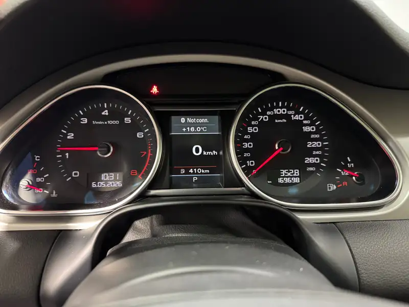 2015 Audi Q7 Progressiv, černá, 171 000 km, dovoz Kanada — foto 2 z 11