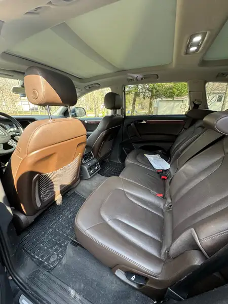 2015 Audi Q7 Progressiv, černá, 171 000 km, dovoz Kanada — foto 4 z 11