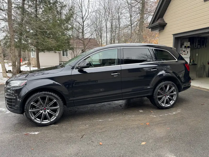 2015 Audi Q7 Progressiv, černá, 171 000 km, dovoz Kanada — foto 5 z 11