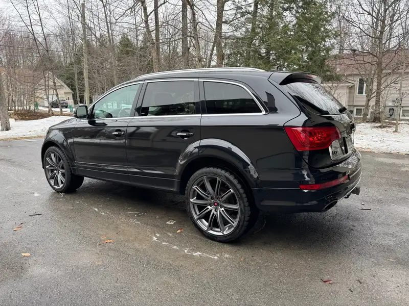 2015 Audi Q7 Progressiv, černá, 171 000 km, dovoz Kanada — foto 6 z 11