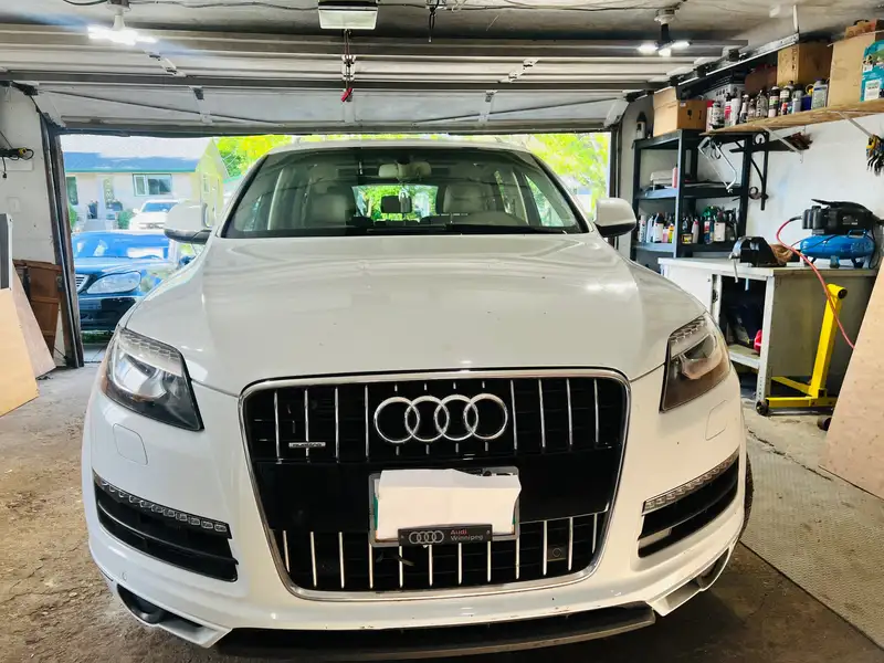 2014 Audi Q7 Progressiv, bílá, 182 948 km, dovoz Kanada — foto 1 z 12 2014 Audi Q7 Progressiv, bílá, 182 948 km, dovoz Kanada — foto 1 z 12