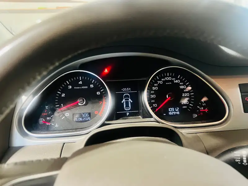 2014 Audi Q7 Progressiv, bílá, 182 948 km, dovoz Kanada — foto 9 z 12