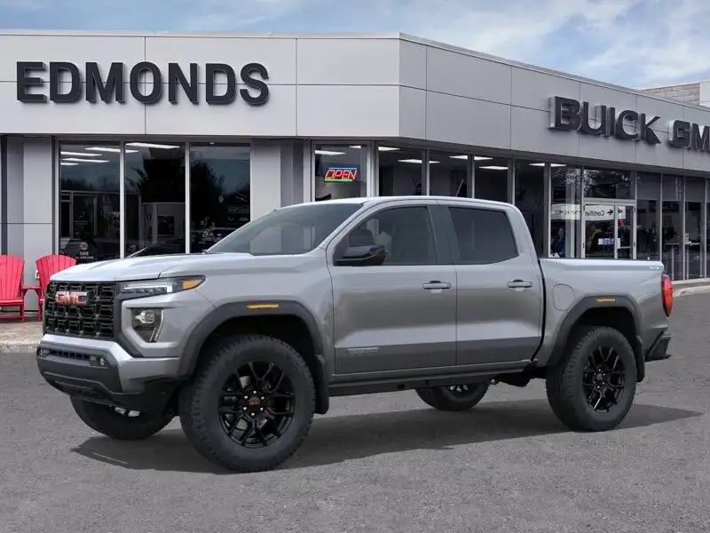2026 GMC Canyon Elevation, stříbrná, 29 km, dovoz Kanada — foto 3 z 12