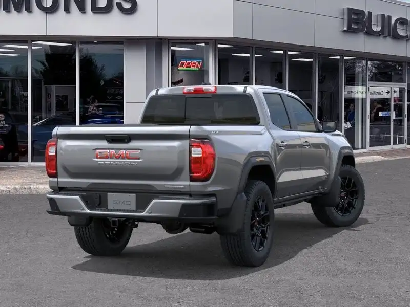 2026 GMC Canyon Elevation, stříbrná, 29 km, dovoz Kanada — foto 5 z 12