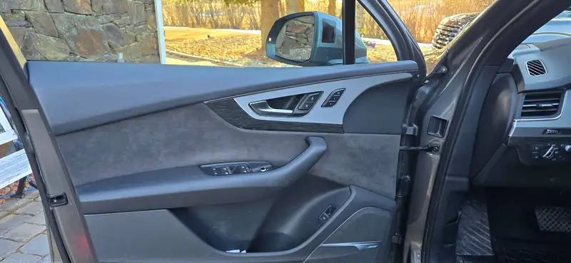 2017 Audi Q7 Technik, šedá, 178 000 km, dovoz Kanada — foto 10 z 12