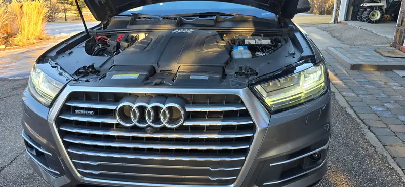 2017 Audi Q7 Technik, šedá, 178 000 km, dovoz Kanada — foto 2 z 12