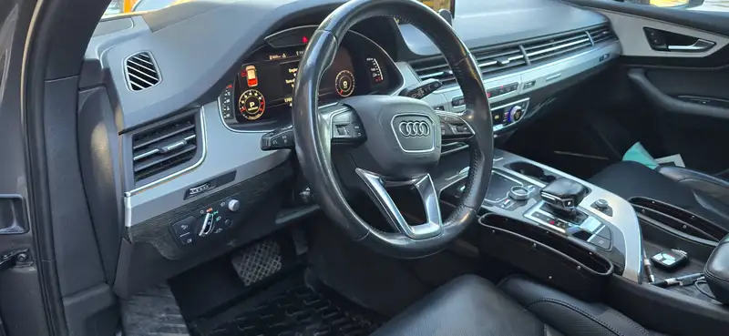 2017 Audi Q7 Technik, šedá, 178 000 km, dovoz Kanada — foto 3 z 12