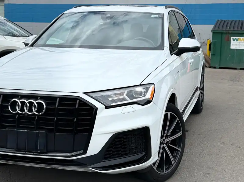 2022 Audi Q7 Progressiv, bílá, 88 500 km, dovoz Kanada — foto 2 z 12