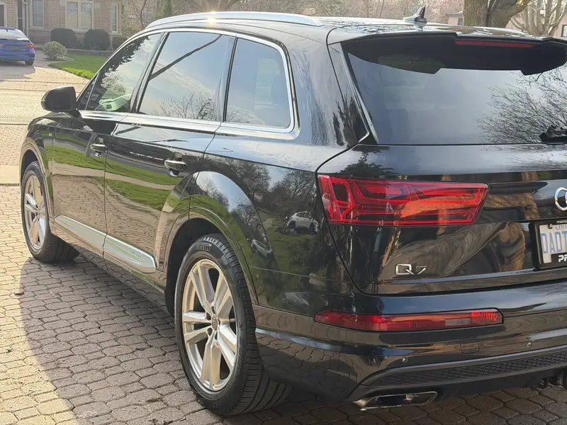 2017 Audi Q7 Technik, černá, 200 000 km, dovoz Kanada — foto 3 z 12