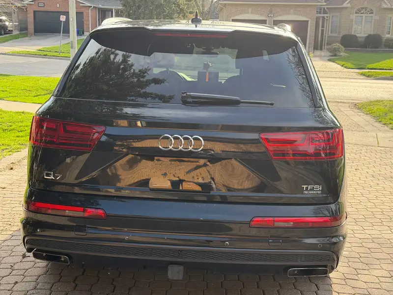 2017 Audi Q7 Technik, černá, 200 000 km, dovoz Kanada — foto 4 z 12