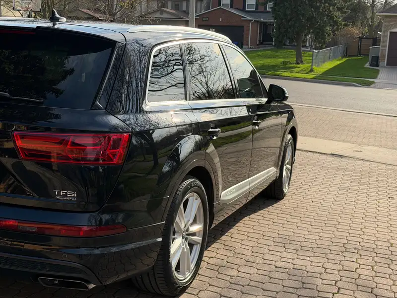 2017 Audi Q7 Technik, černá, 200 000 km, dovoz Kanada — foto 5 z 12