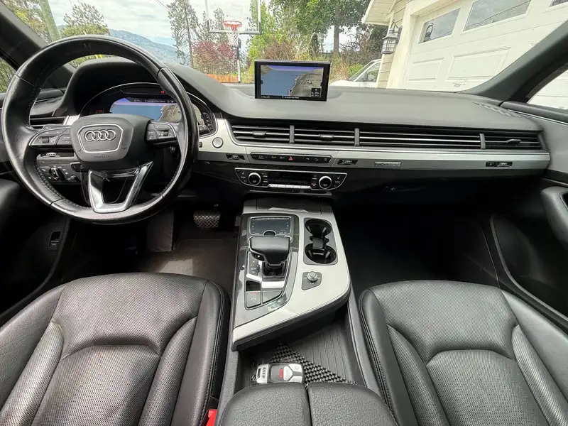 2017 Audi Q7 Progressiv, černá, 143 000 km, dovoz Kanada — foto 10 z 12