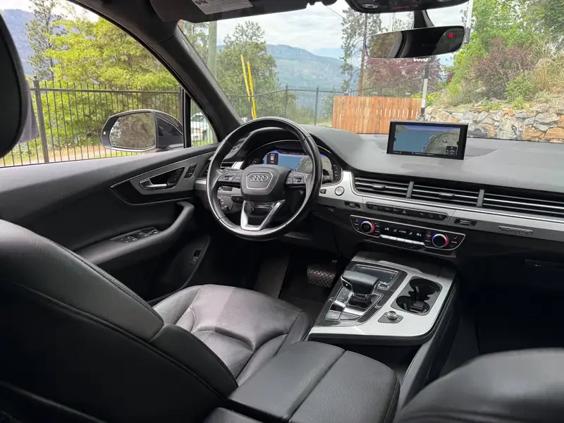 2017 Audi Q7 Progressiv, černá, 143 000 km, dovoz Kanada — foto 11 z 12