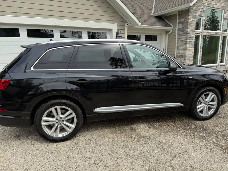 2017 Audi Q7 Progressiv, černá, 143 000 km, dovoz Kanada — foto 4 z 12