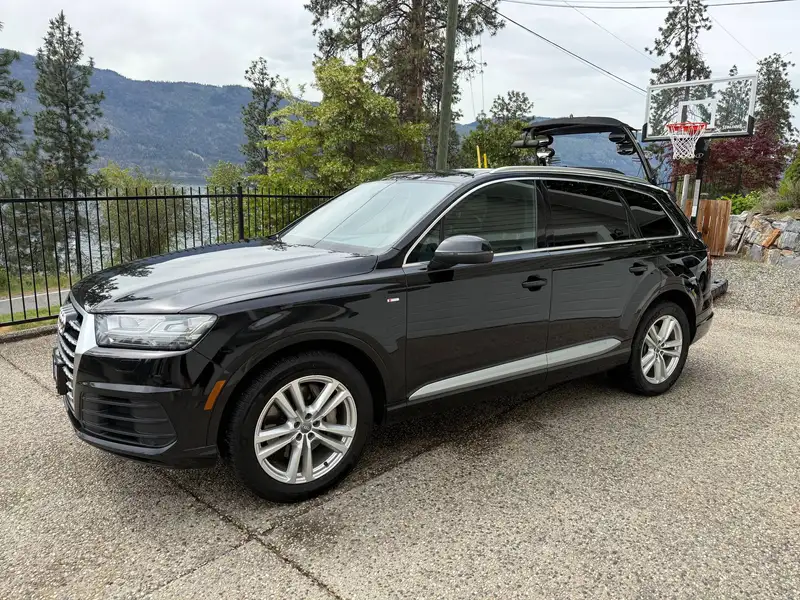 2017 Audi Q7 Progressiv, černá, 143 000 km, dovoz Kanada — foto 5 z 12