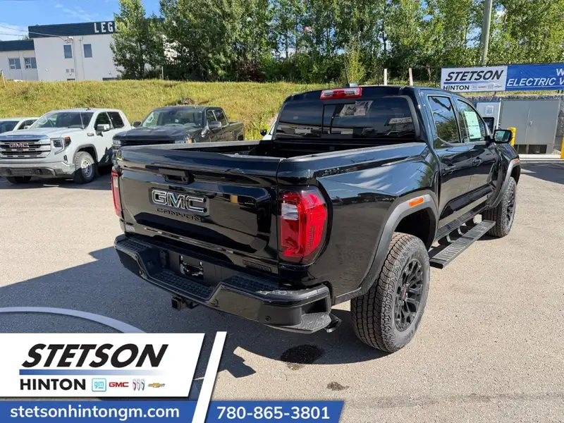 2026 GMC Canyon Elevation, černá, 90 km, dovoz Kanada — foto 5 z 12