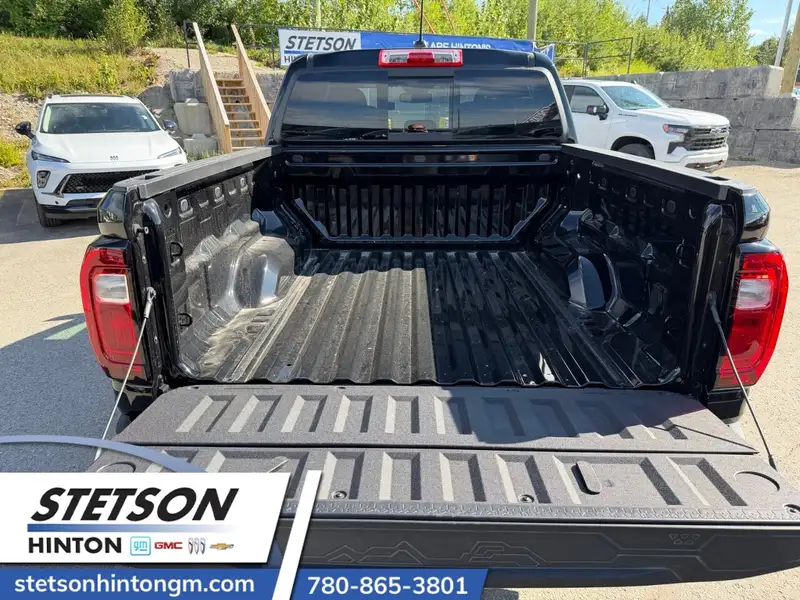2026 GMC Canyon Elevation, černá, 90 km, dovoz Kanada — foto 7 z 12