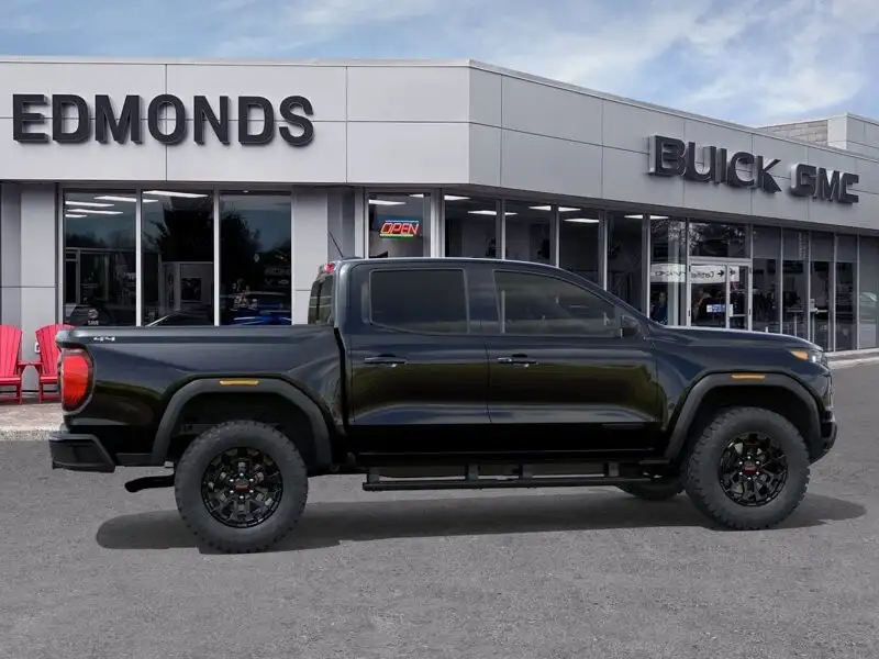 2026 GMC Canyon Elevation, černá, 29 km, dovoz Kanada — foto 6 z 12