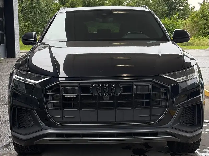 2019 Audi Q8 Progressiv, černá, 156 000 km, dovoz Kanada — foto 2 z 12