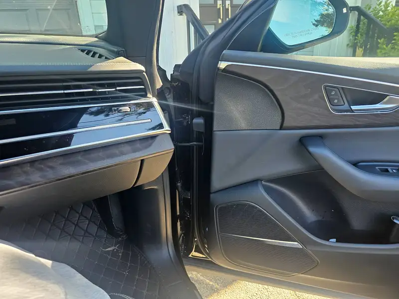 2019 Audi Q8 Technik, černá, 59 000 km, dovoz Kanada — foto 5 z 6