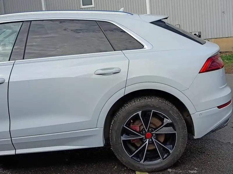 2019 Audi Q8 Progressiv, bílá, 126 000 km, dovoz Kanada — foto 3 z 9