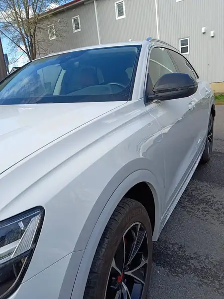 2019 Audi Q8 Progressiv, bílá, 126 000 km, dovoz Kanada — foto 4 z 9