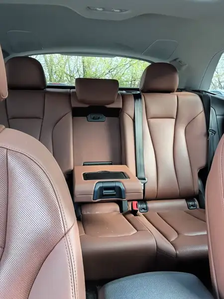 2019 Audi Q8 Progressiv, bílá, 126 000 km, dovoz Kanada — foto 5 z 9