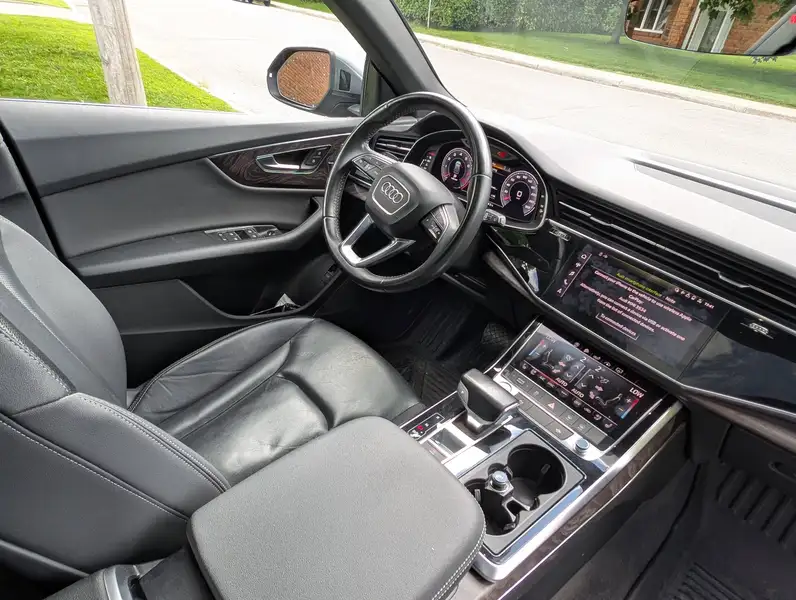 2019 Audi Q8 Progressiv, šedá, 147 500 km, dovoz Kanada — foto 5 z 7
