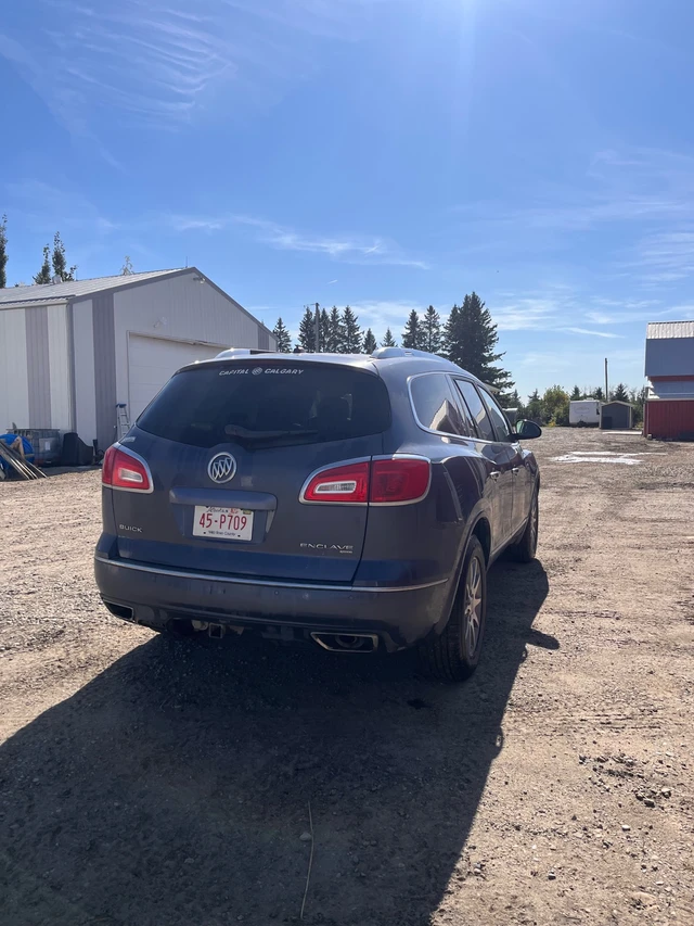 2014 Buick Enclave, modrá, 268 000 km, dovoz Kanada — foto 5 z 5