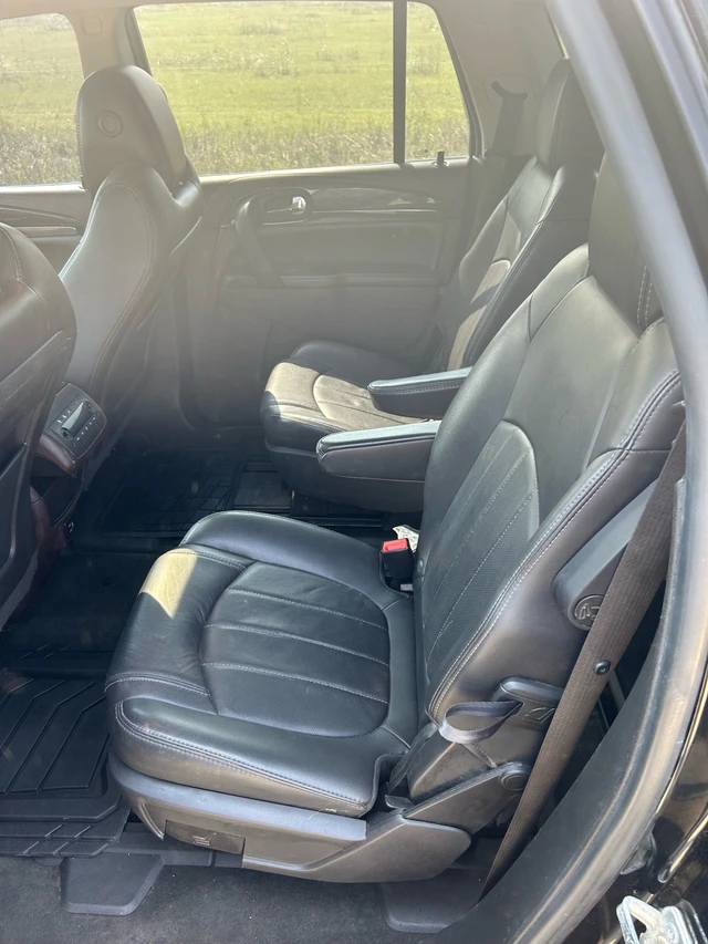 2017 Buick Enclave, 128 000 km, dovoz Kanada — foto 5 z 5