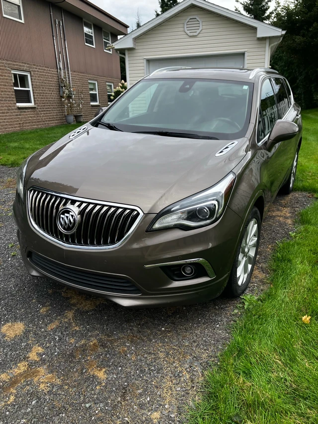 2018 Buick Envision, hnědá, 159 000 km, dovoz Kanada — foto 2 z 5
