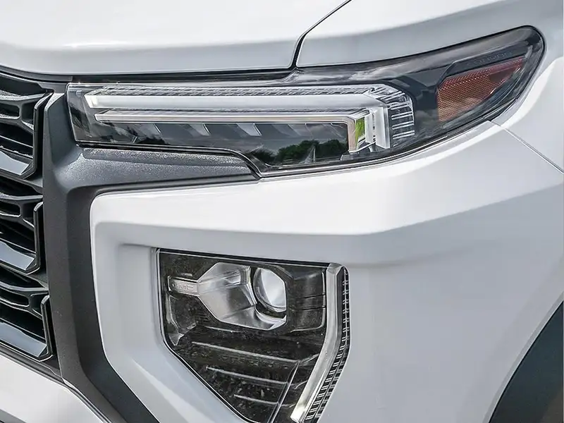 2026 GMC Canyon ELEVATION, bílá, 250 km, dovoz Kanada — foto 10 z 11