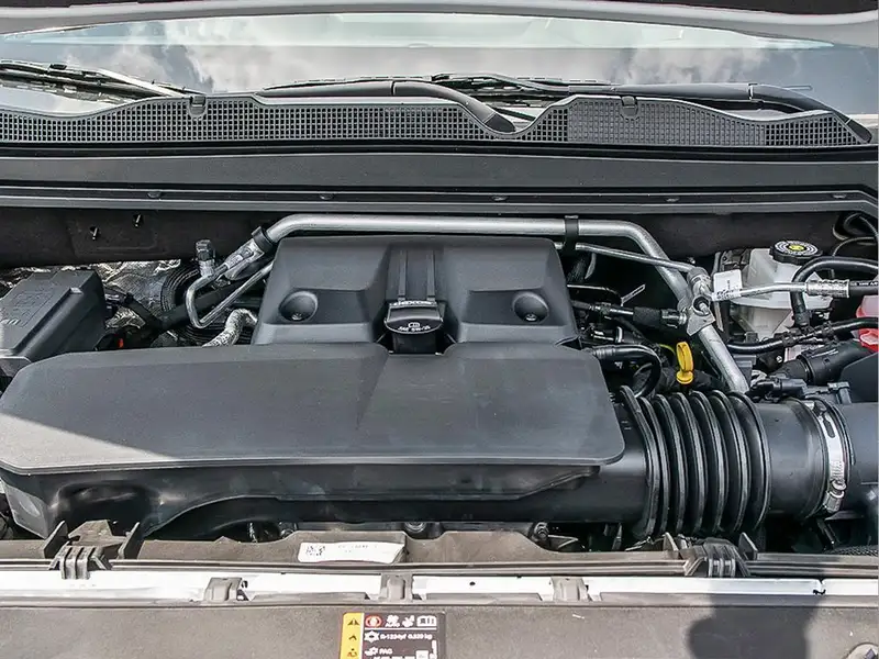 2026 GMC Canyon ELEVATION, bílá, 250 km, dovoz Kanada — foto 6 z 11