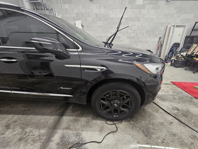 2018 Buick Enclave, 160 000 km, dovoz Kanada — foto 3 z 5