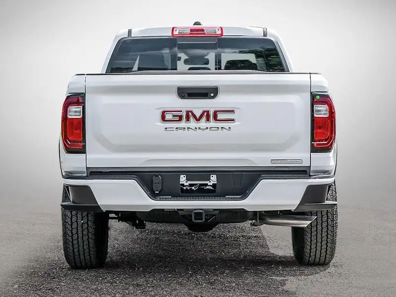2026 GMC Canyon ELEVATION, bílá, 22 km, dovoz Kanada — foto 5 z 11