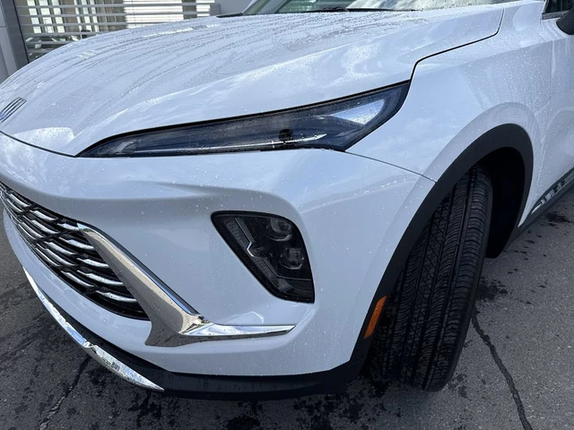 2026 Buick Envision Preferred, bílá, 5 km, dovoz Kanada — foto 4 z 20