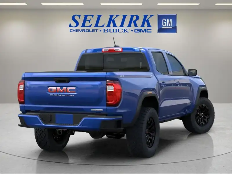 2026 GMC Canyon Elevation, modrá, 15 km, dovoz Kanada — foto 4 z 12