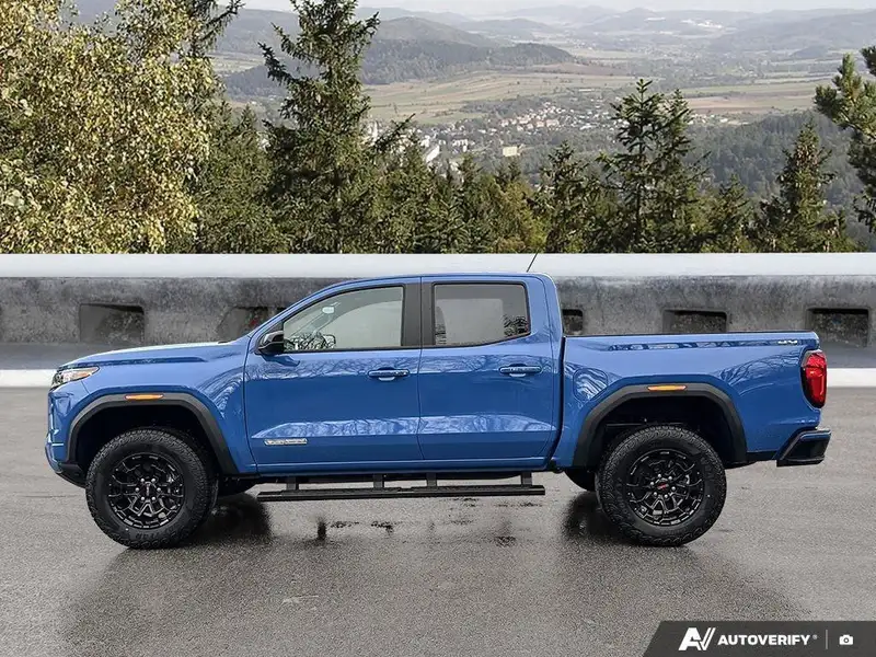 2026 GMC Canyon Elevation, modrá, 22 km, dovoz Kanada — foto 2 z 12