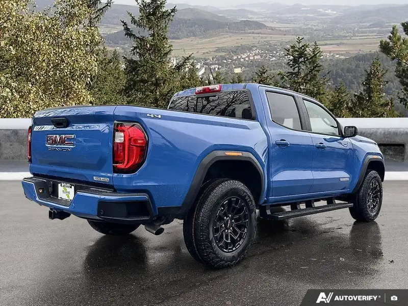 2026 GMC Canyon Elevation, modrá, 22 km, dovoz Kanada — foto 6 z 12