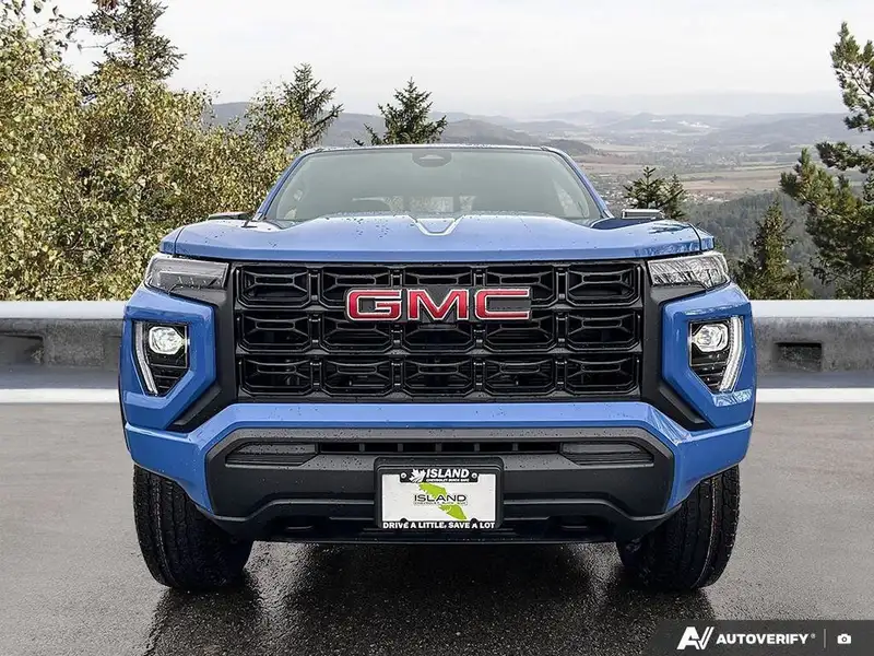 2026 GMC Canyon Elevation, modrá, 22 km, dovoz Kanada — foto 9 z 12